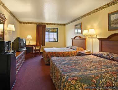 Super 8 By Wyndham Claremore Ok Exterior foto